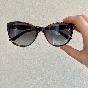 NWOT Elle sunglasses